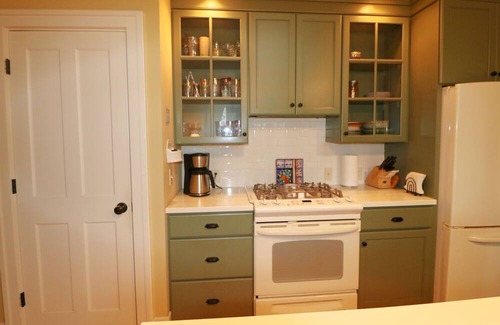 Chautauqua Apartment | The Plum Bush Apartment