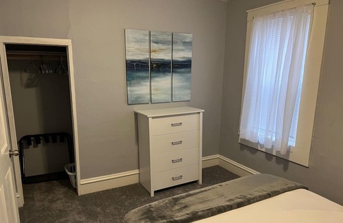 Macomb House | Daisy Petal Pet Friendly 3 Bedroom 1 Bathroom Single Level Close to Downtown