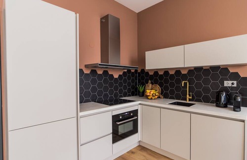 Zuidwal Apartment | Haya Historic - 'shiraz'