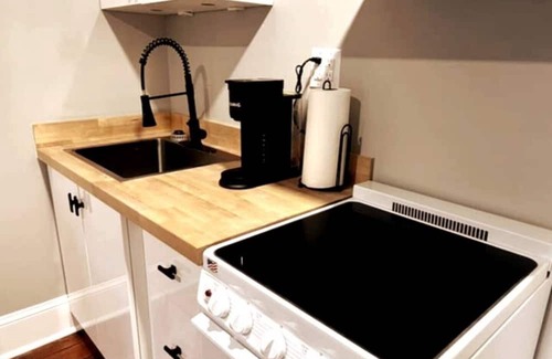 Staunton Apartment | The Moonbeam - Modern & Beautiful Studionn