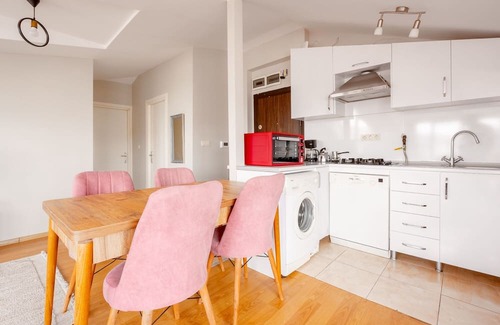 Maltepe Apartment | Flat 7 min to Coast in Suadiye