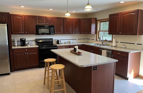 Davenport House | Eagle Rock - Renovated 3 bdrm, amazing deck, quiet location