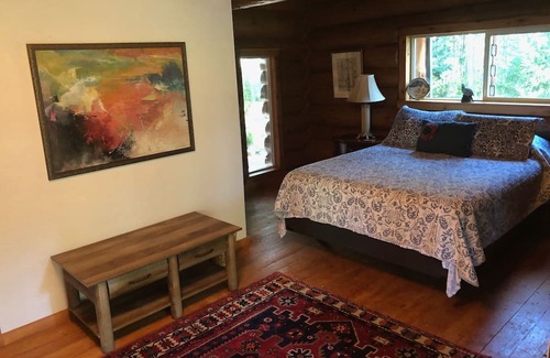 Eugene House | Spectacular log lodge on 5 acres of parkland 10 minutes from Eugene town