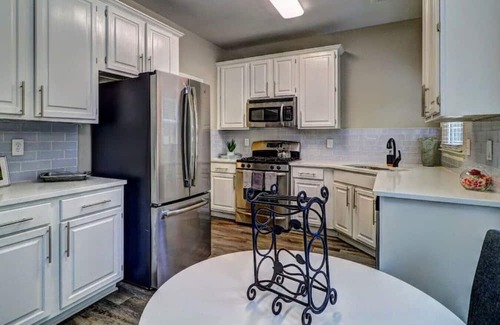 Johns Creek House | Victory Gate · ATH - Johns Creek-3BR-Fenced-Pet Friendly