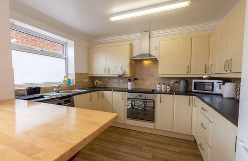 Hull House | Hullidays East》 Modern Detached 3 Bed House