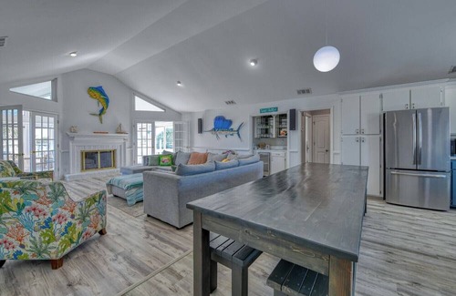 Inlet Harbour House | Five Bedroom Home with a Private Pool on the Channel and Pet Friendly