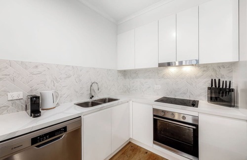 Nundah Apartment | Peaceful 3BR 2BA with Parking Near Airport and CBD