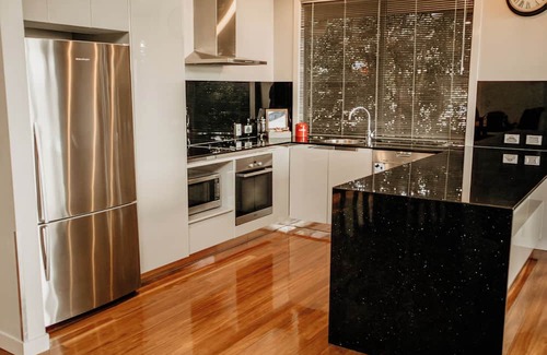 Mount Tamborine Villa | Edges by St Benards Hotel