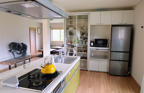 Myoko Ski Chalet | Meanwhile Woods - large garden and private chalet overlooking Mt. Myoukou, 5 min. walk to Akakura Ski Resort main gondola