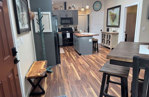 Forks House | Garden House ~ New Home! In the heart of Forks, walking distance to town