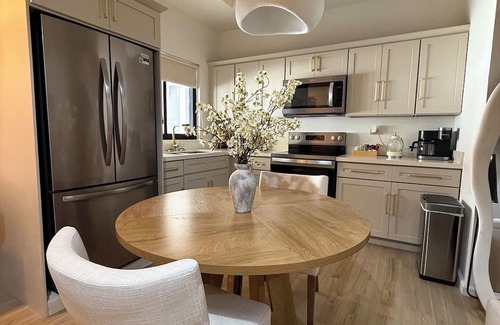 Barbican Apartment | One Bedroom Gated Apartment with rooftop terrace mountain views and pool