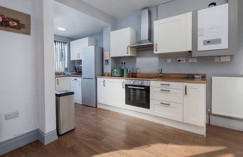 High Hazels House | Stylish 3BR House | Perfect for Contrators & Extended Stays