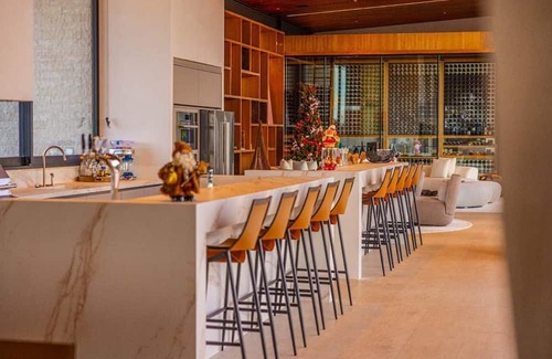 Campos do Jordao Cottage | Beautiful Mega House in the Mountains, Mansion in Campos do Jordão