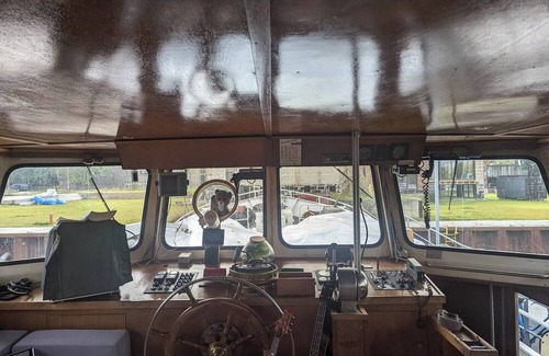 Oberschoneweide Boat Rental | imiola: Embrace Life's Call