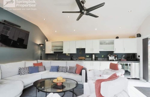 Goxhill Villa | Aberfall Villa Pool Hot Tub Saunas Gym Cinema Gdns