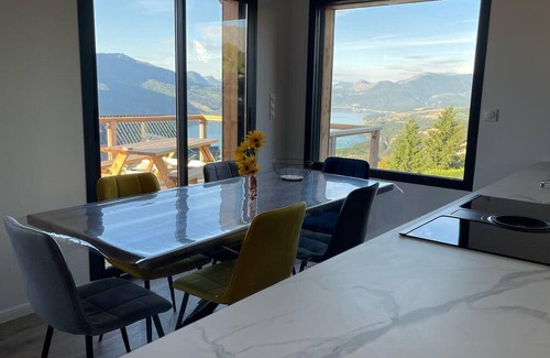 Puy-Sanieres House | Spacious house with stunning views, Puy-Sanières