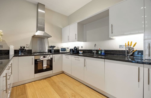 Marylebone Apartment | A/C*Lift*EarlyDrop*FlexPolicy*King*Full Kitchen