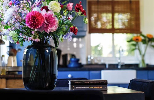 Wilbertoord House | Cozy cottage, view of horse pasture, large garden, pet friendly.