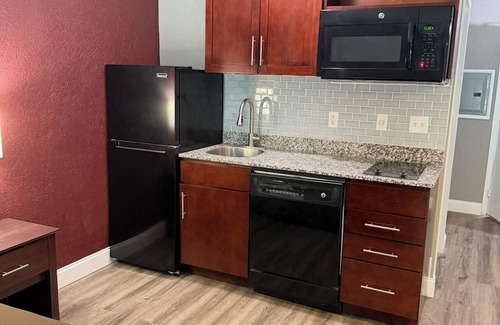 Fairmont Apartment | Fieldstone Apartments & Studios