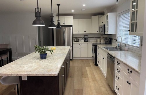 Aldergrove House | Comfortable house