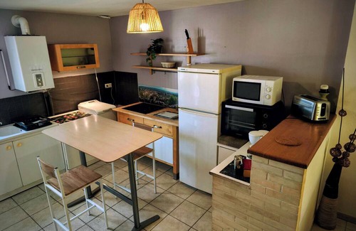 La Mare Aubry Apartment | Gîte CÔTE 204, ideal for your stay with catering available at La Cave 204