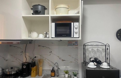 Bantud Hacienda Apartment | Modern Studio Retreat at Mesavirre Residences