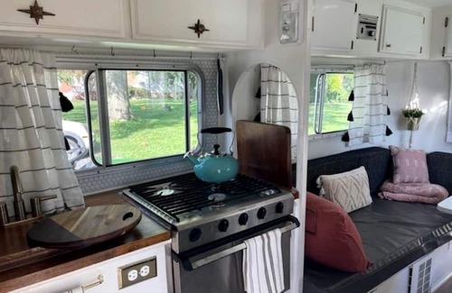 Darnestown House | Pleasant Cozy Airstream with Amazing Stargaze and Farm Views in Maryland