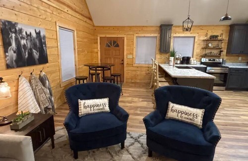 Russellville Cabin | Relax & Recharge at Firefly Cabin