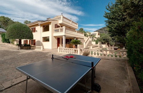 Crestatx Villa | Villa 'Son Sera' with Mountain View, Wi-Fi and Air Conditioning