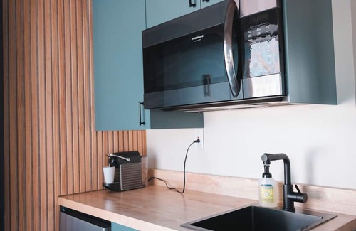 Center City House | Nordic Harbor | Room 1 | Acorn Oak