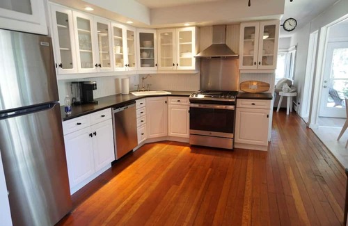 Brights Grove House | Fully Furnished Lakeside Living in Bright's Grove!