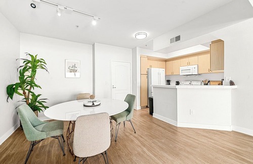 Marina del Rey Apartment | 2-bedroom apartment in amazing Marina del Rey with fitness room, WiFi