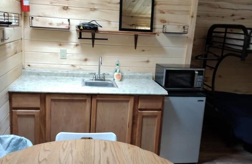 Fillmore Cabin | Cozy pet and family friendly cabin in Fillmore