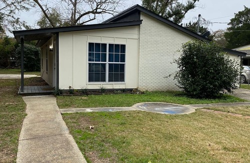 Hattiesburg House | The Gold House: Luxury Home Near Midtown, USM, Zoo