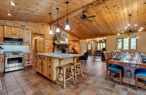 Lincoln County Cabin | Big Somo Lodge | 430 Acres Pond Sauna Trails