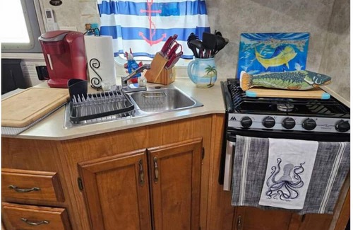 Winston Waterways House | 146 RV Vacation Rental n Key Largo Kampground, FL