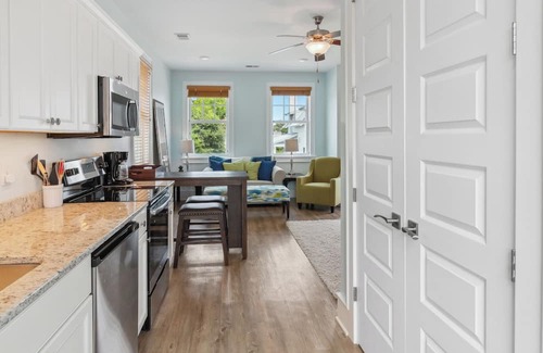 Historic Downtown Manteo Apartment | Myrtle's Retreat* Walk to Festival Park & Downtown