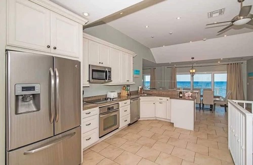 Laie House | Ka Hale Kai - AC, Beachfront
