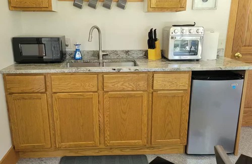 Decorah Apartment | Modern Comfort Riverview Stay