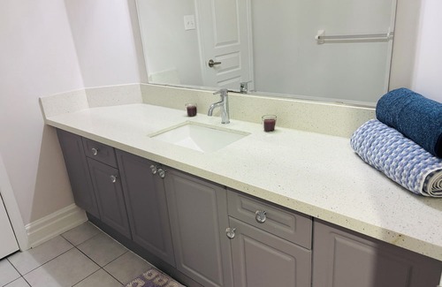 New Tecumseth House | Private room with shared bathroom