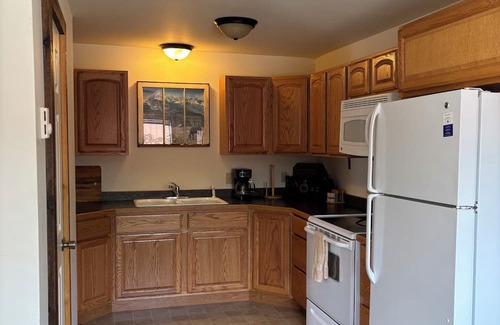 White Sulphur Springs Cabin | Cabin in the Little Belt Mountains