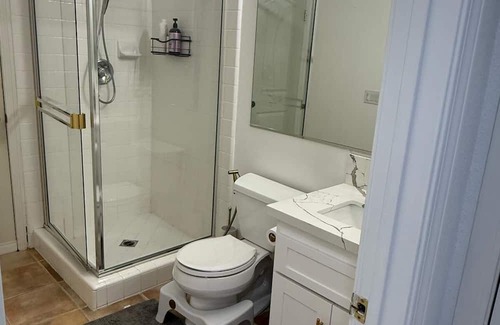 Santa Clarita Apartment | Guest Suite — Private Entrance