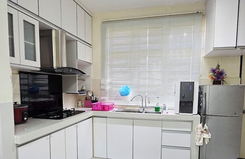 Kampung Bukit Rangin House | Spacious 4-bedroom house with WiFi, AC in welcoming Kuantan