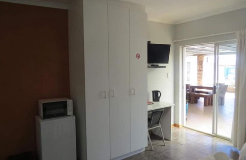 Fichardt Park Apartment | Orchard Guesthouse Standard Double Room