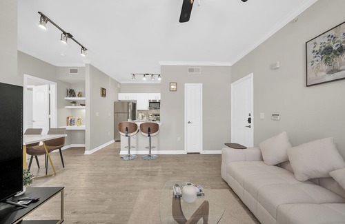 Egypt Apartment | Charming 1BD in Magnolia - pool, gym & steps from shops!