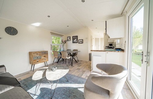 Biddinghuizen Ski Chalet | Chalet by Veluwemeer with Water Sports
