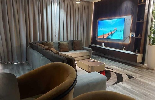 Ikeja Apartment | Luxurious 3Bedroom Shonibare Estate