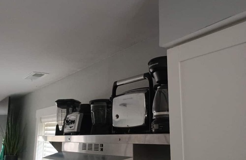 Gaines Cottage | Lotus Point Riverside Retreat