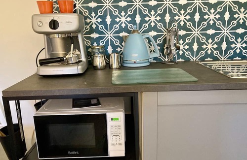 Lithgow Cottage | Private, self contained, guest quarters.