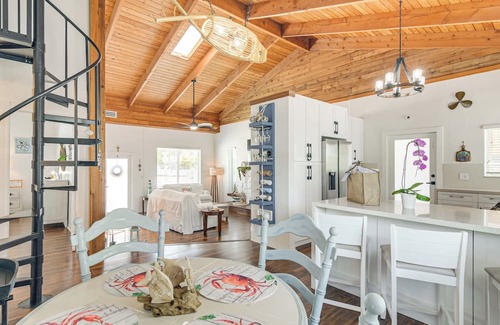 Key Largo Park House | 1 Mi to Key Largo Marina: Coastal Home w/Hot Tub!